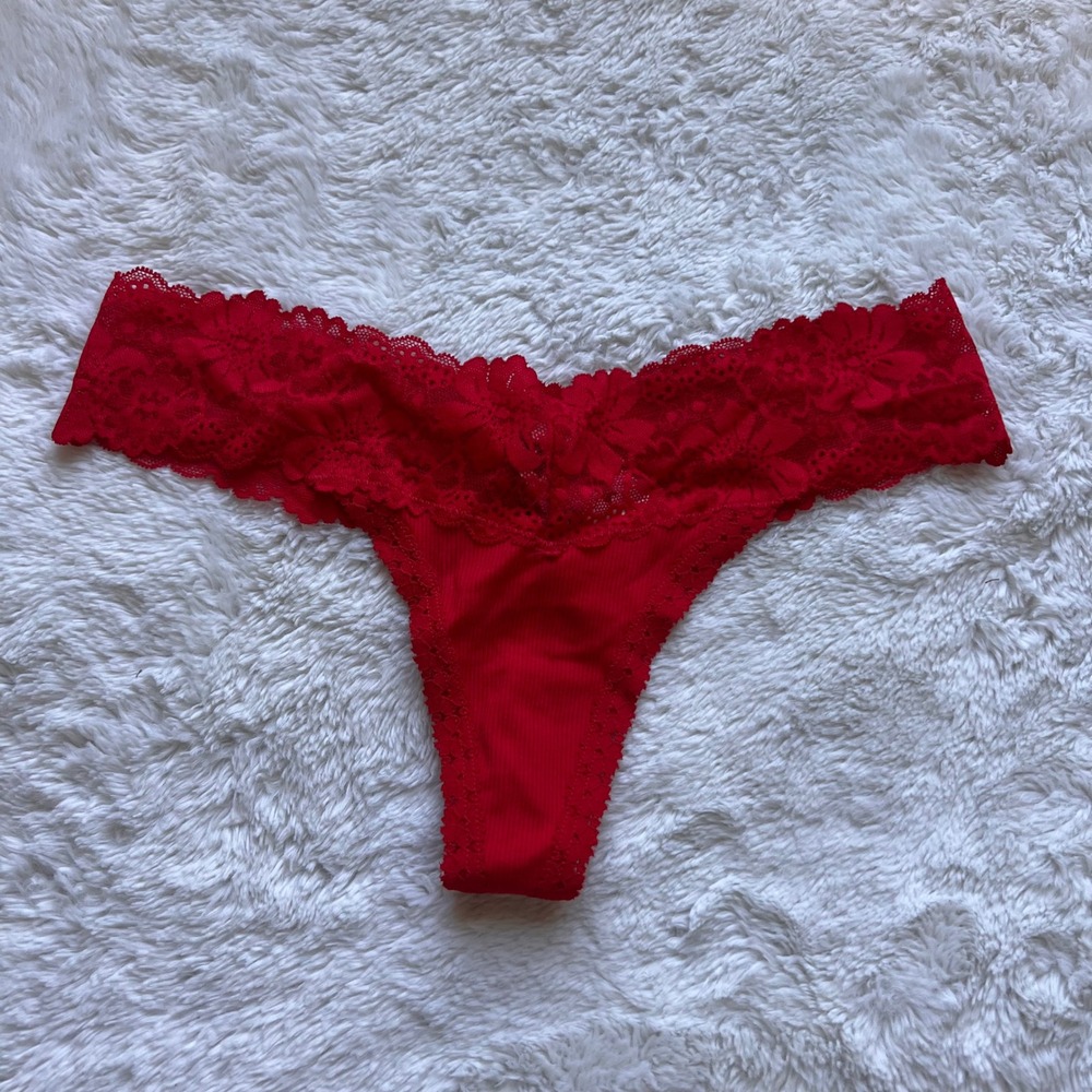 Victoria's Secret PINK Red Floral Lace Ribbed Cotton Thong Panty Size Small NWT